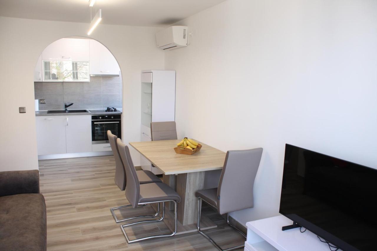 Amongus Apartment *
